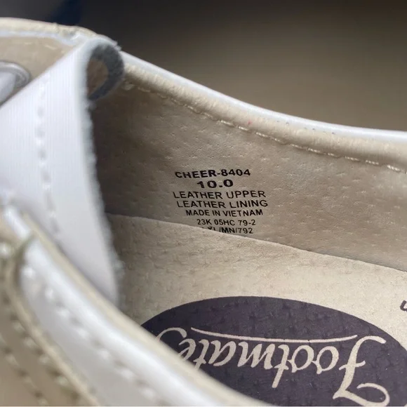 Footmates Classic White and Tan Boys Shoes style “cheer” - Picture 4 of 8